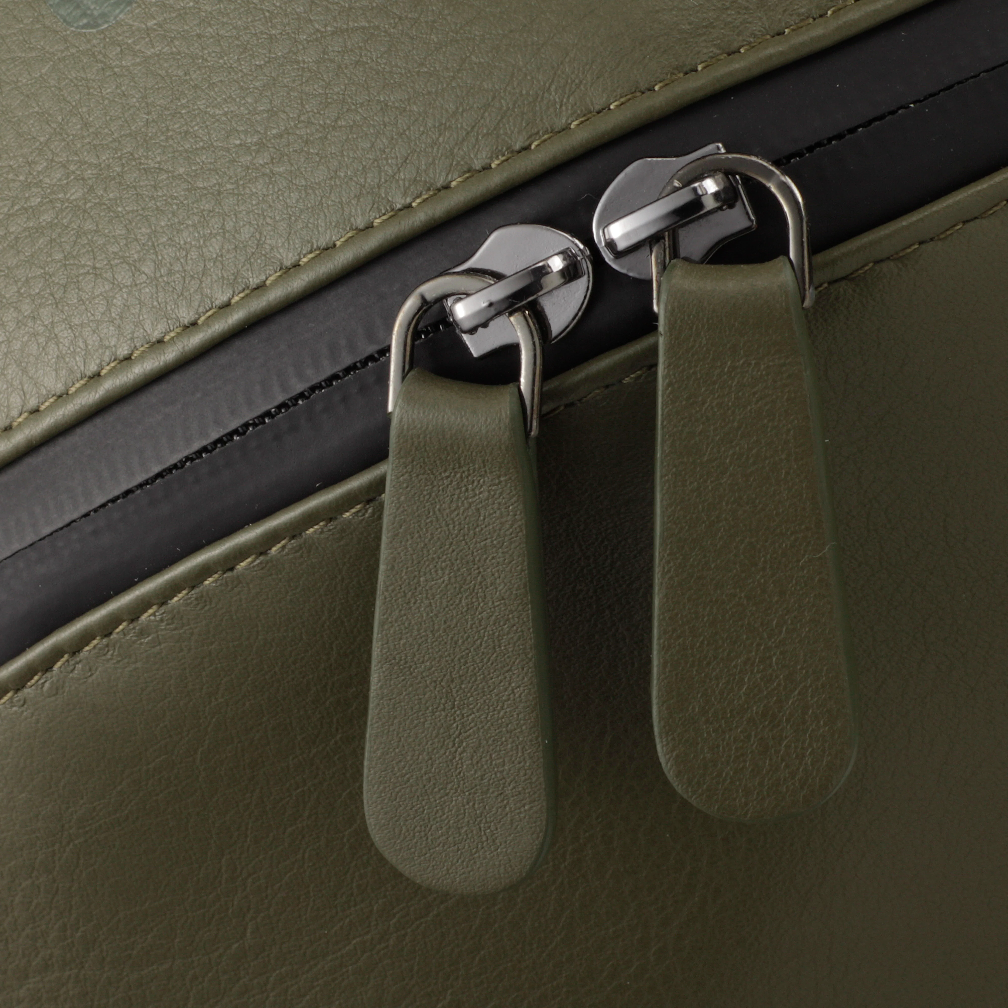 Monosling Backpack Street Bull Military Green - Image 5